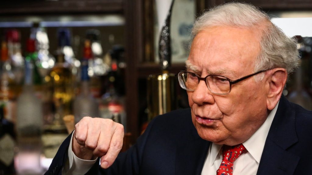 4 key lessons following Warren Buffett’s move to sell half of Berkshire Hathaway’s Apple stock