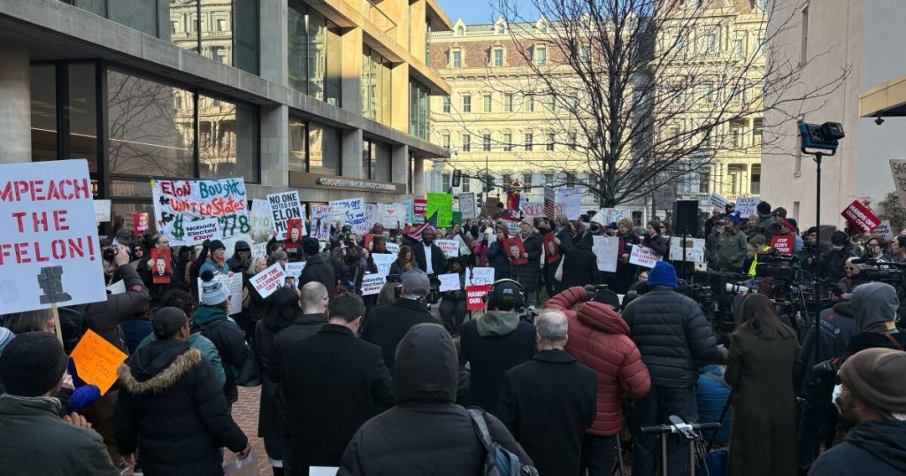 Warren, Democrats promise to fight for CFPB at rally