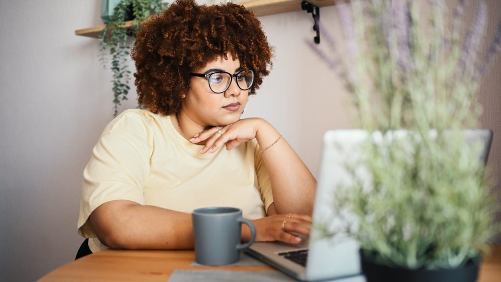 Banks vs. credit unions: How to decide where to keep your money