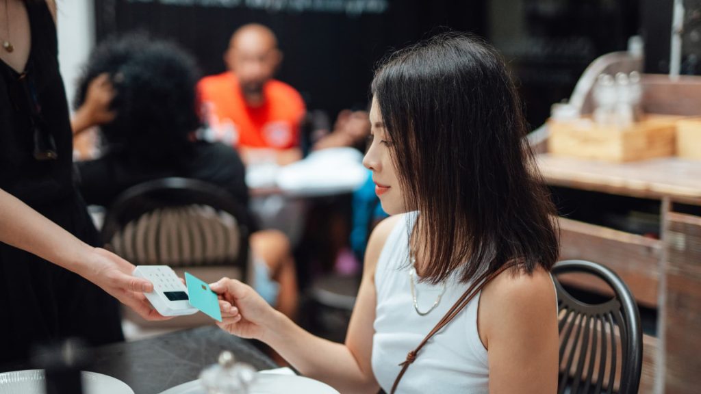 Credit card debt reaches .21 trillion in the second quarter