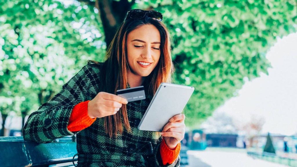 Chase Freedom Rise vs. Discover it Student Chrome