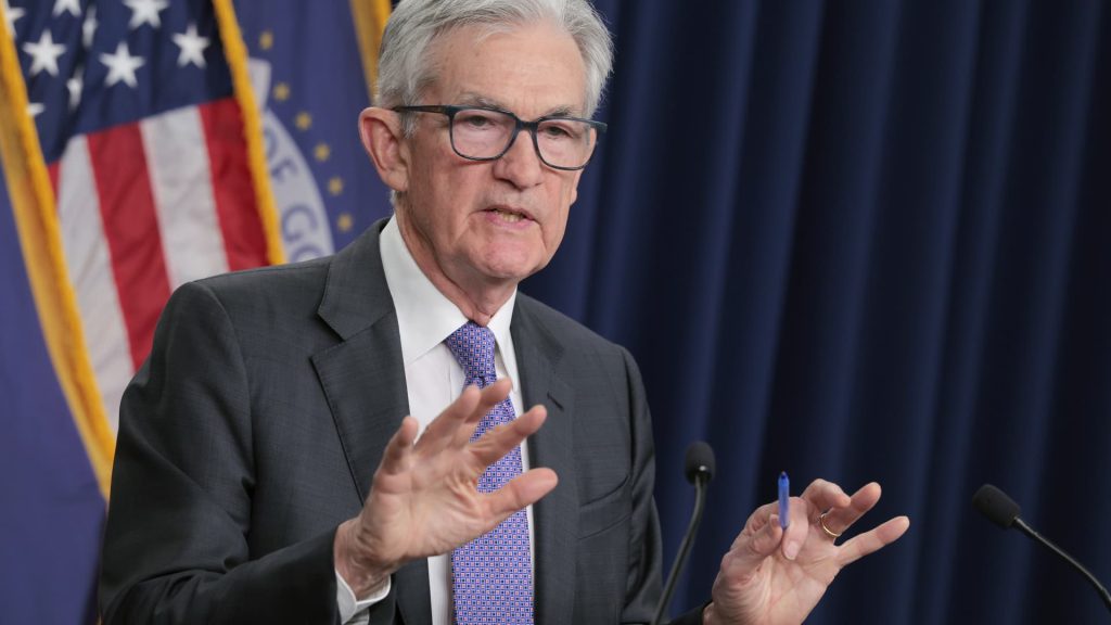 Powell could stay at Fed even after being removed as chair