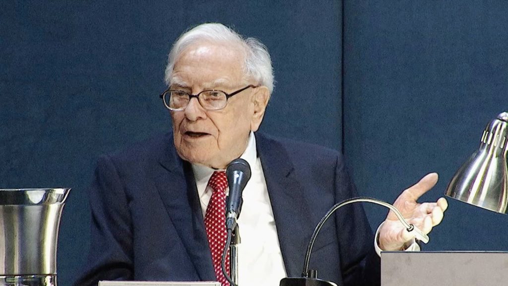 Berkshire Hathaway trims Apple stake, buys NYTimes stock in Buffett’s last moves as CEO Berkshire Hathaway trims Apple stake, buys NYTimes stock in Buffett’s last moves as CEO
